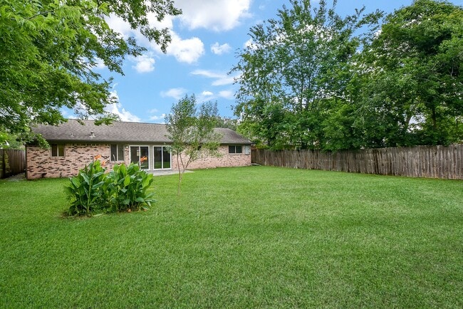 Building Photo - 5815 Dryad Dr