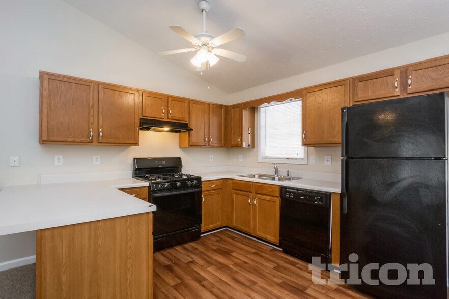 Building Photo - 302 Bethel Dr