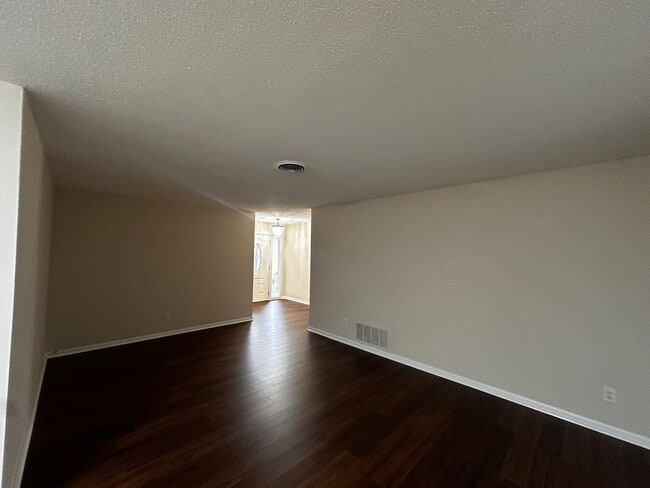 Building Photo - 2101 Mulberry Blvd