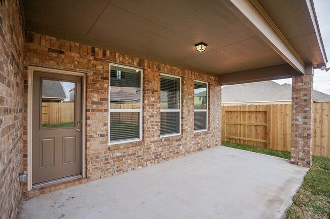 Building Photo - 5463 Grand View Dr