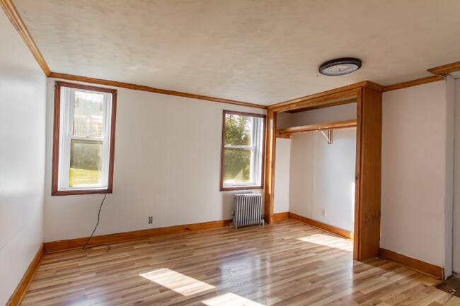 Building Photo - 89 Pecks Rd