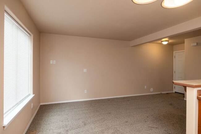 Building Photo - 326 S Thierman Rd