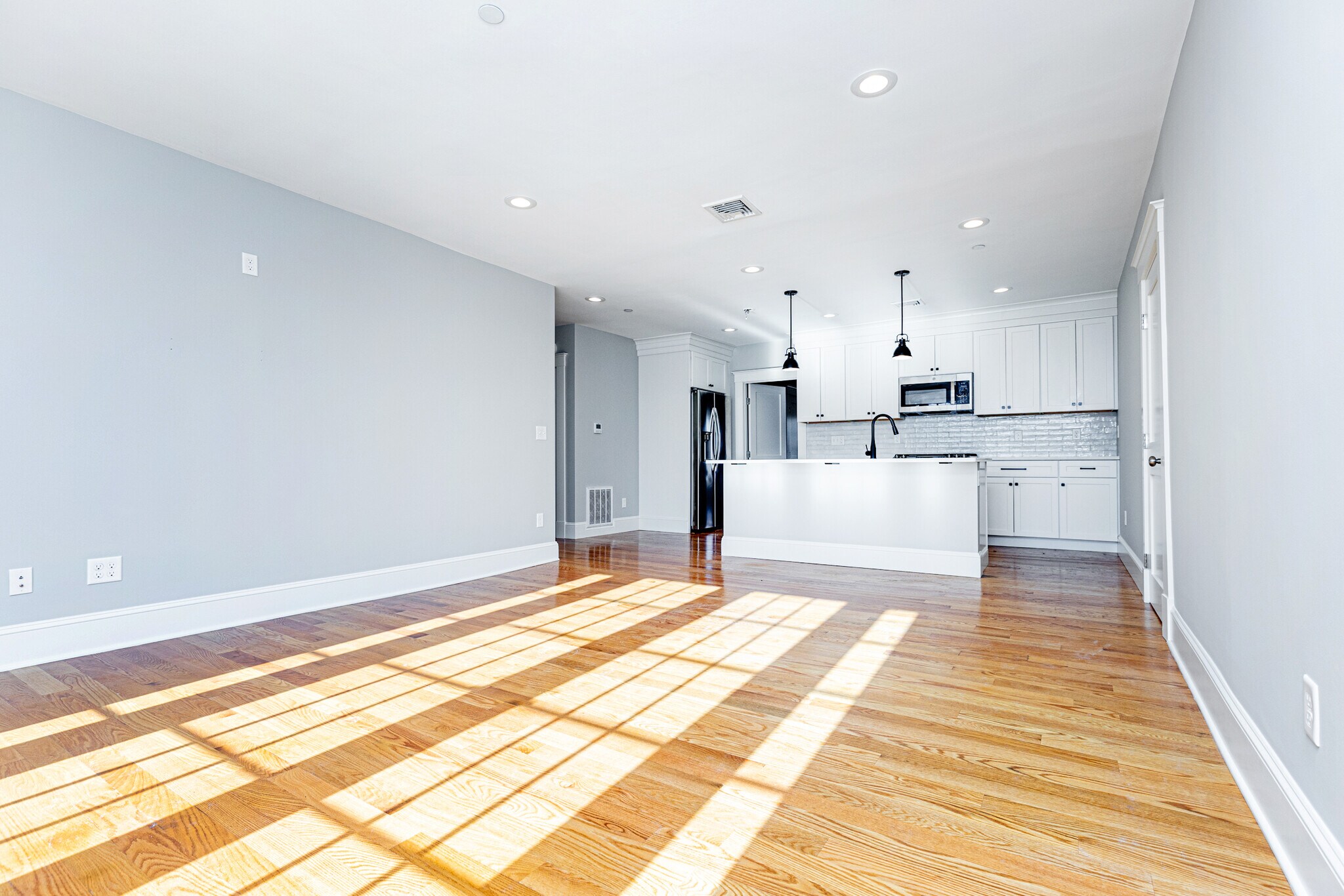 Building Photo - 4 East St