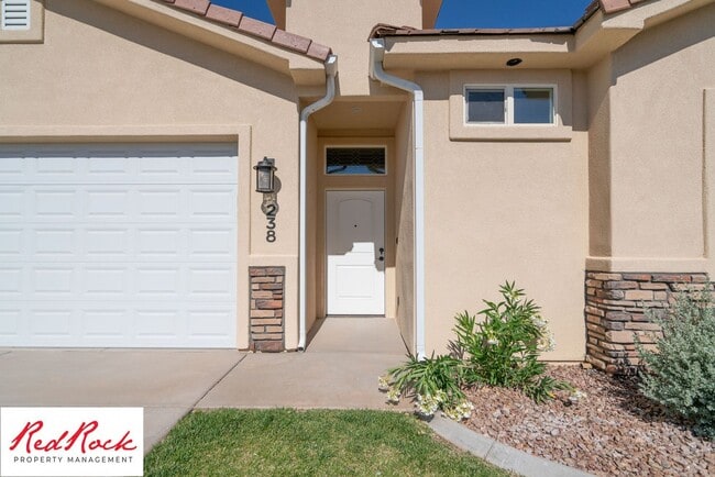 Building Photo - 2 Bedroom Townhome in Sky Ridge, Hurricane