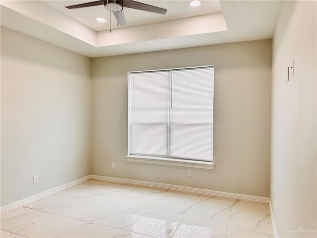 Building Photo - 20 N Crown Point