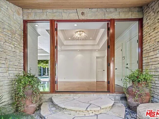 Building Photo - 1681 Stone Canyon Rd
