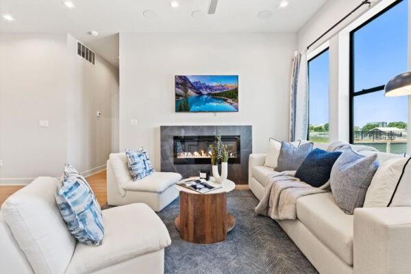 Building Photo - 1900 S Ervay St