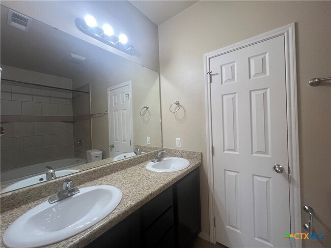 Building Photo - 1206 Loyal Ln