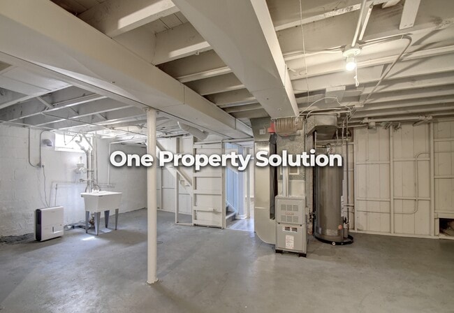 Building Photo - 4854 Jefferson St