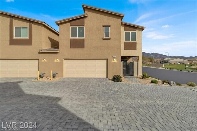 Building Photo - 7481 Moonglade St