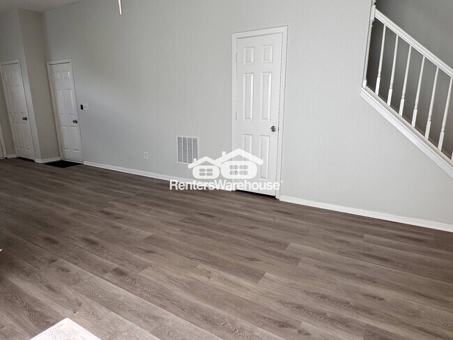 Building Photo - 4850 N Bridges Dr