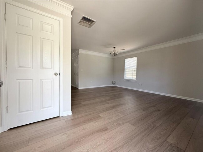 Building Photo - 3080 Centerglen Ln