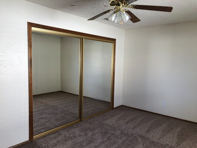 Building Photo - Spring Valley Lake Home