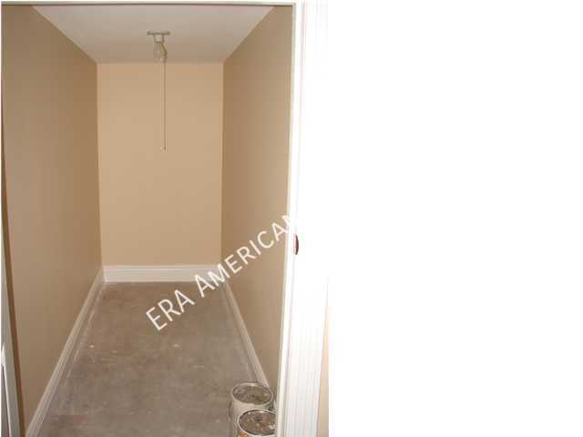 Building Photo - 123 Big Oaks Ln