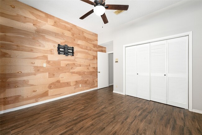 Building Photo - 303 Narcissus St