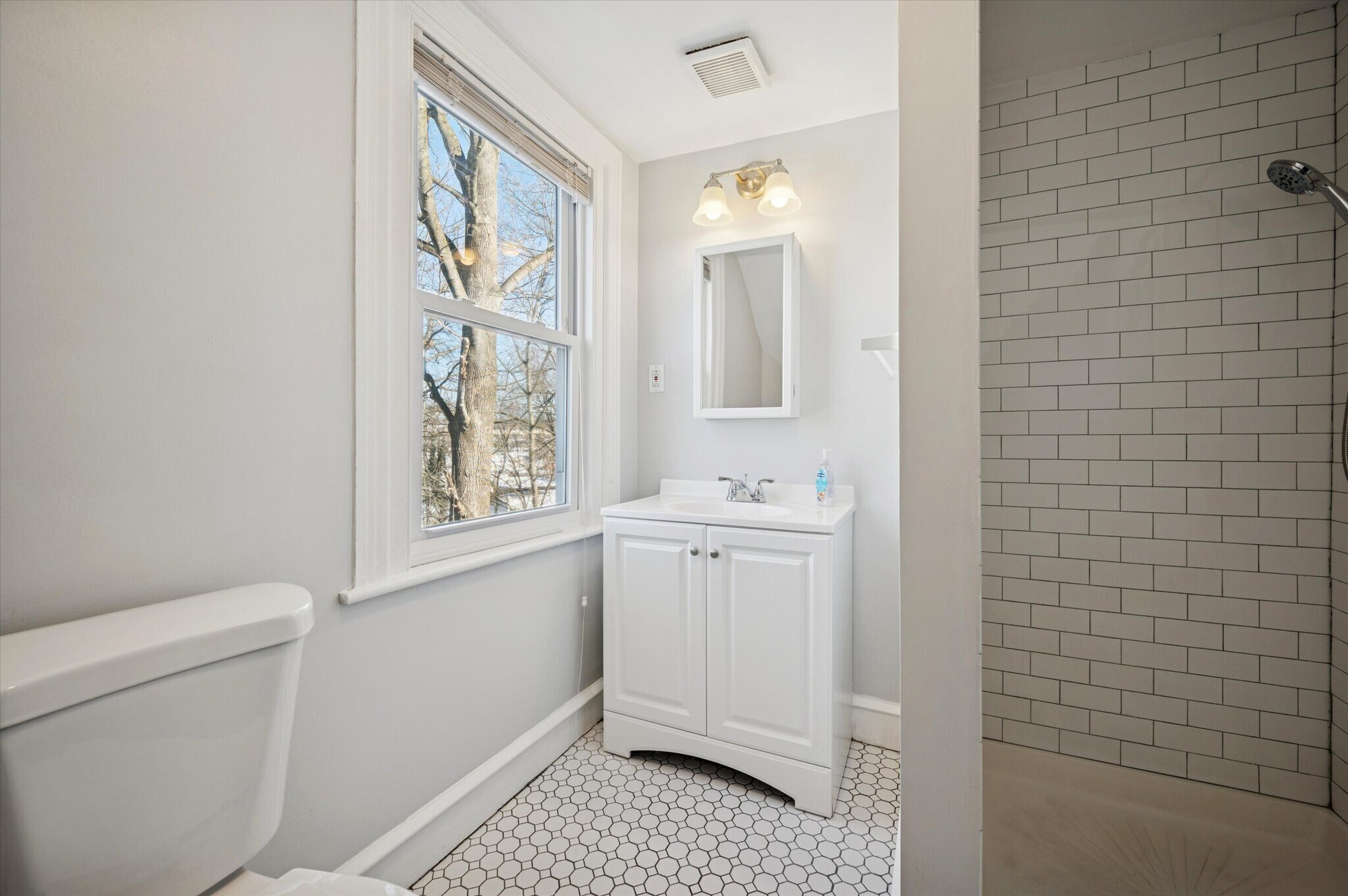 Building Photo - 1609 Upland Ave