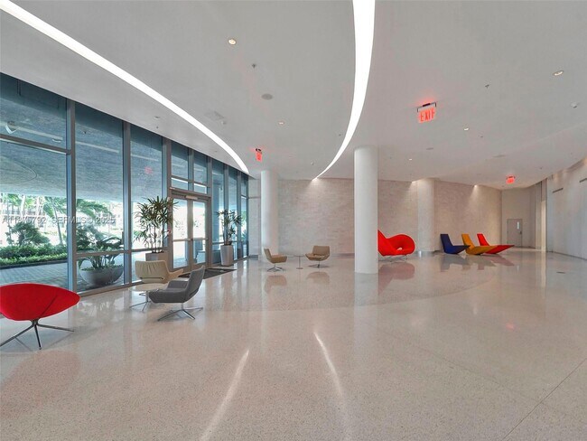 Building Photo - 601 NE 36th St