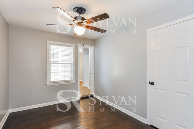 Building Photo - Enjoy living the good life in this 3 bedroom, 2.5 bathroom home