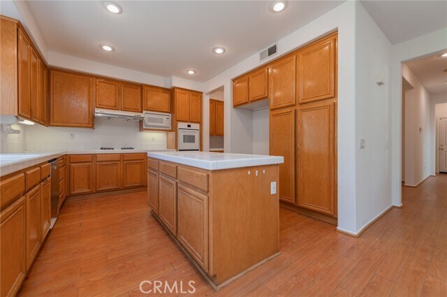 Building Photo - 1651 W Mammoth Dr