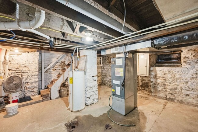 Building Photo - 511 Schirmer St