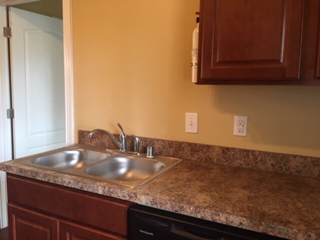 Building Photo - 331 Burley Ave