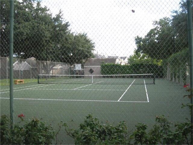 Building Photo - 13716 Hollowgreen Dr