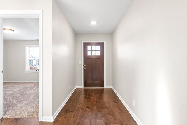 Building Photo - Pet Friendly Three Bedroom!