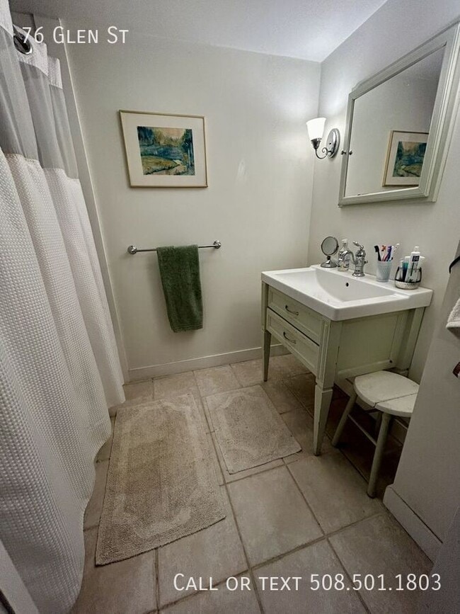 Building Photo - 76 Glen St