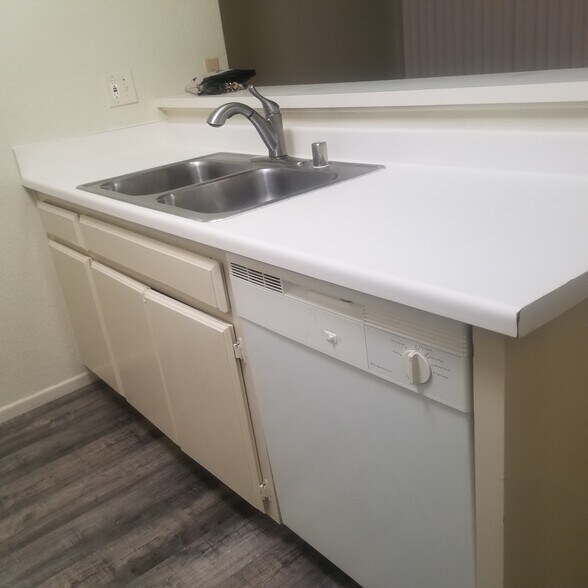 Building Photo - 14324 Lemoli Ave