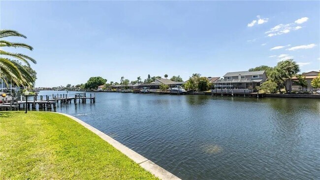 Building Photo - 10438 St Tropez Pl