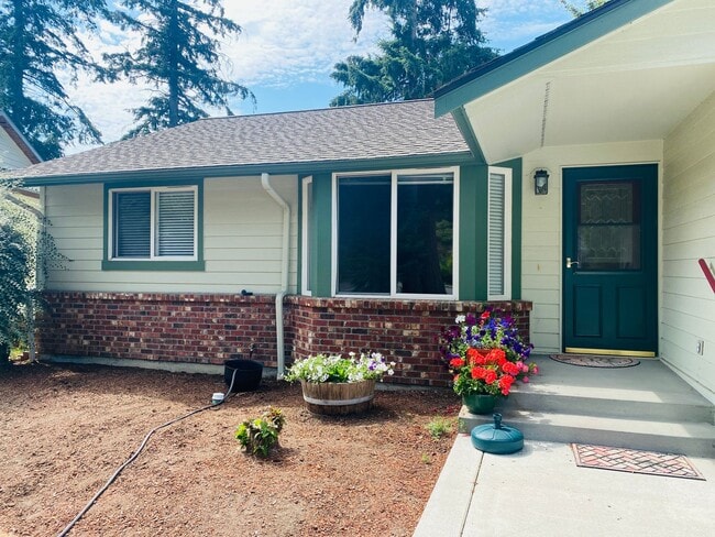Building Photo - Quiet Duplex in Mount Vernon Neighborhood