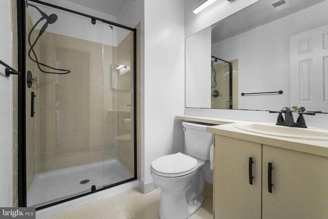 Building Photo - 194 Darwin Ln