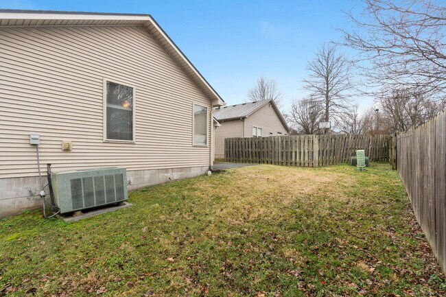 Building Photo - 305 Spring Valley Ln