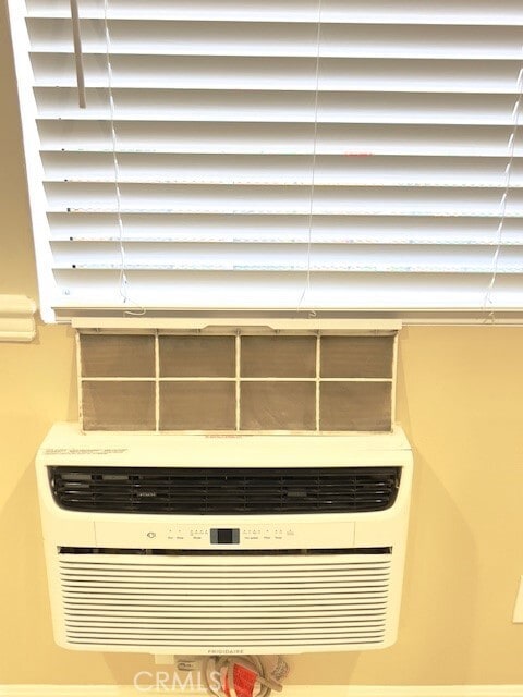 Building Photo - 711 N Soldano Ave