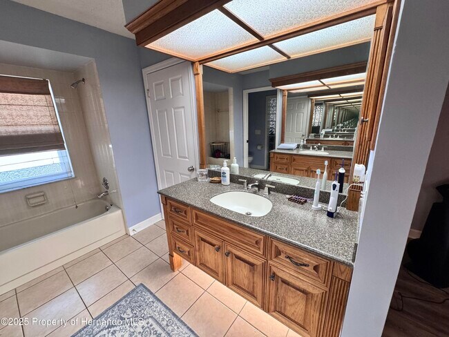 Building Photo - 5281 Aaron Ln