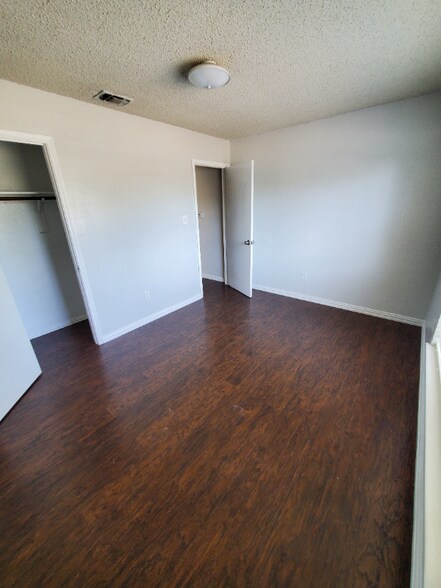 Building Photo - 310 Bluegrass Ln