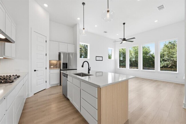 Building Photo - 2308 Sawdust Dr