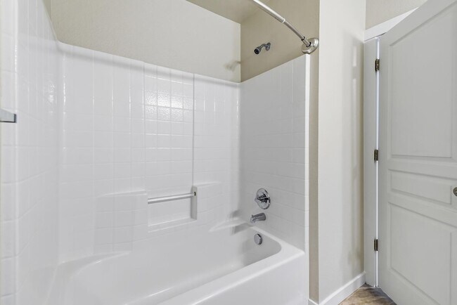 Building Photo - 2662 W Jayton Dr