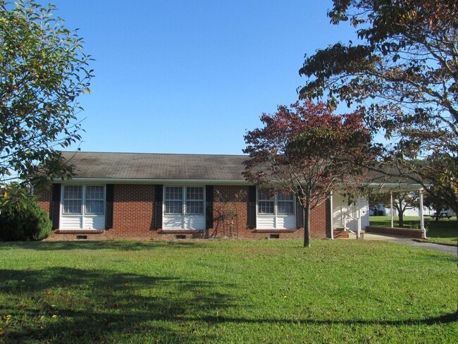 Primary Photo - 3 Bed 1 Bath Brick Ranch