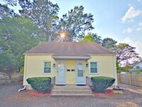 Building Photo - 8 Howard Ct