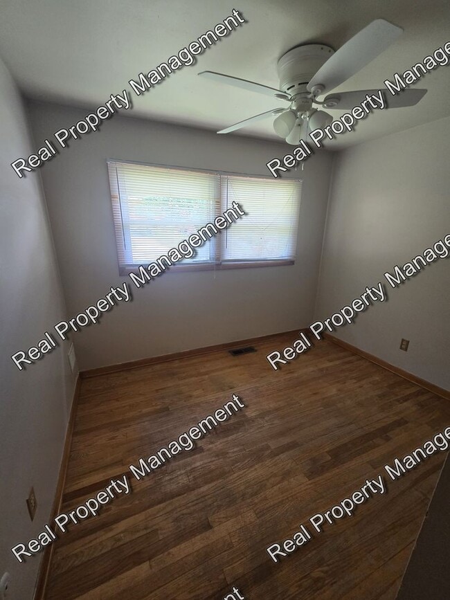 Building Photo - Freshly painted 3 Bedroom Ranch