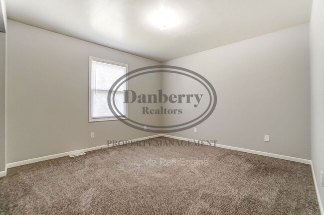 Building Photo - 1103 Searles Rd