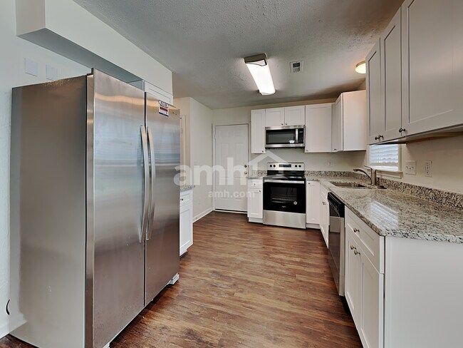 Building Photo - 3801 Cranwell Ct