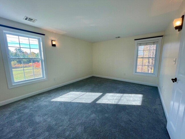 Building Photo - 27 Weare Rd