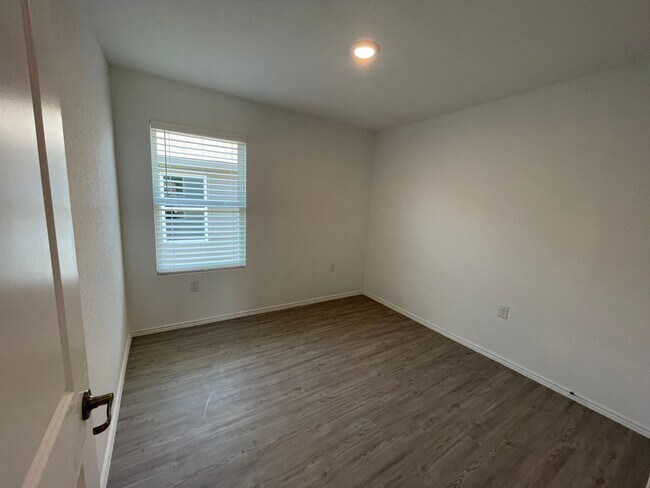 Building Photo - Beautiful 4 bedroom, 2 bathroom Home in Vida near Texas A&M San Antonio!