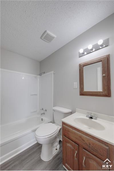 Building Photo - 2975 Salina Ct