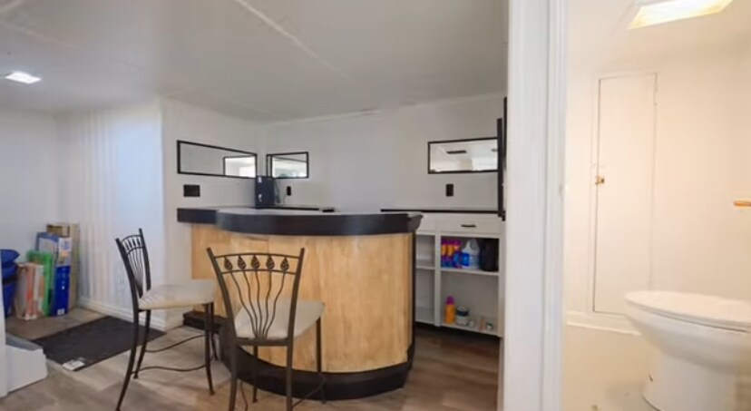 Building Photo - 611 Frost Rd