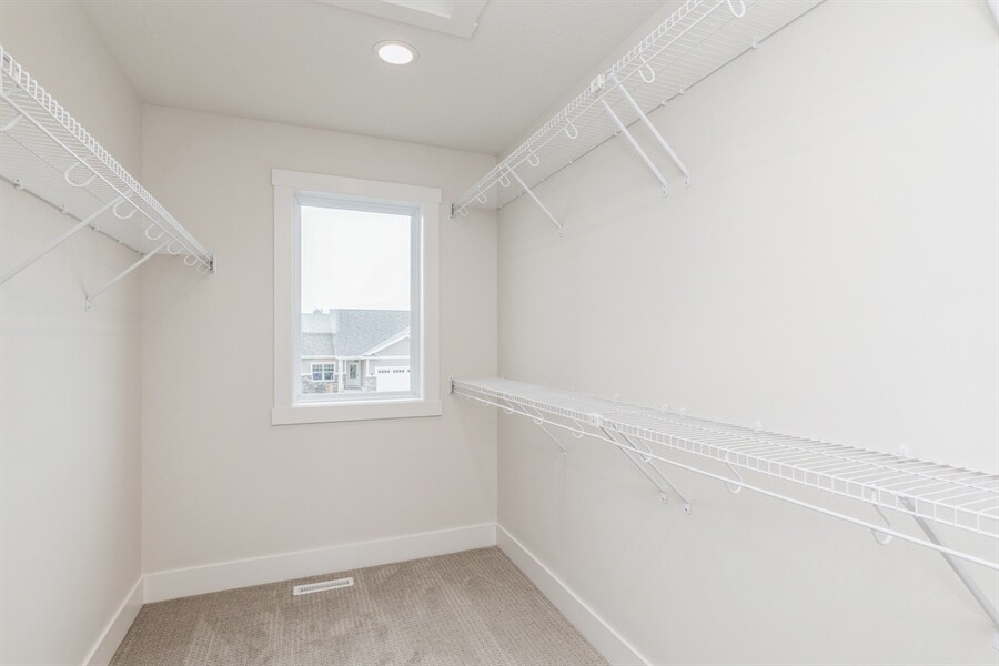 Building Photo - 915 Henryson St