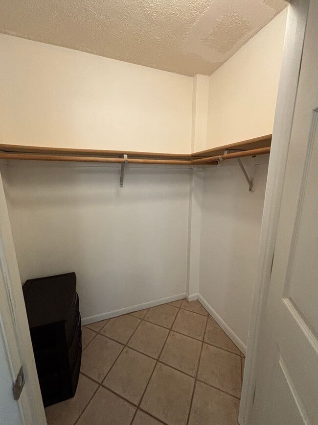 Building Photo - Sun Harbor