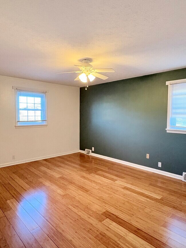 Building Photo - 11 Hightower Ct